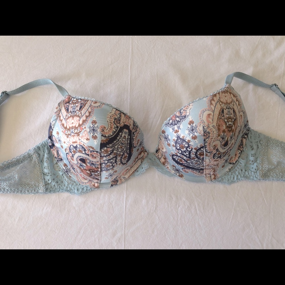 SOLD MERCARI Victoria Secret Dream Angels Push Bra